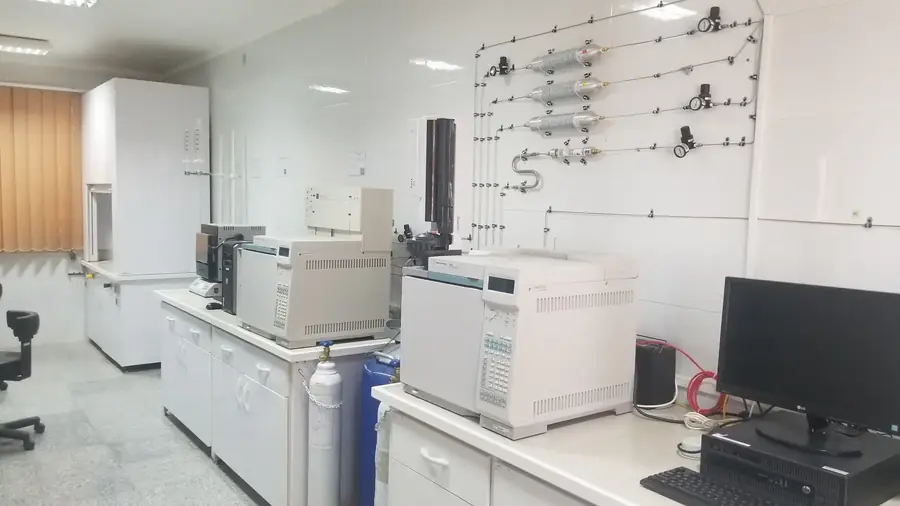 PVT analysis laboratory equipment